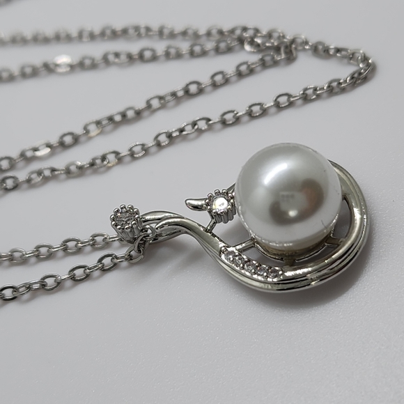 925 Sterling Silver Plated Faux Pearl Pendant Chain Necklace - Picture 6 of 13